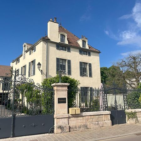 Number 8 Bed & Breakfast Meursault Bagian luar foto